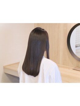 気になる髪のクセやアホ毛を抑え、雨の日や忙しい朝の準備時間も短縮できる◎毎朝のスタイリングが楽に★