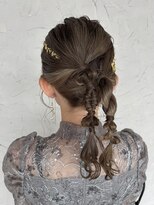 チャルム (Charom) ちぐはぐツイン編み下ろしヘア