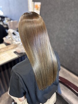 アローズ 荒尾店(arose) 肌馴染みの良いオリーブカラー