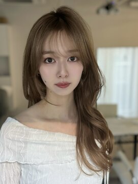 アマトウキョウスマートサロン(AMA TOKYO×Smart Salon) シースルーバング　顔まわり　くびれヘア　レイヤーカット