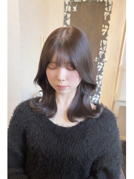 エミタス 三年坂(Emitas) 抜け感あるナチュラルヘア【和歌山】