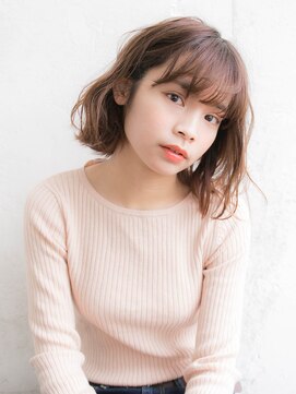 ルティア(Lutia) アッシュブラウン、切りっぱなしボブ、波打ち巻き