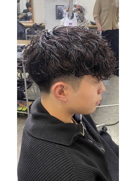 エルオム(EL.HOMME) 【RYUYA】スペインカールパーマ×アッシュブラック