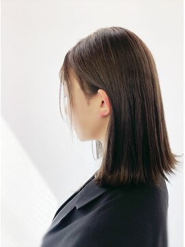 アテム 上安店(Atem) ナチュラルブラウン×切りっぱなしミディアムショート