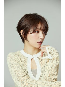 オックスクリエーション OX CREATION 桃山 落ち着いた雰囲気と自然な動きがあるエレガントなショートヘア