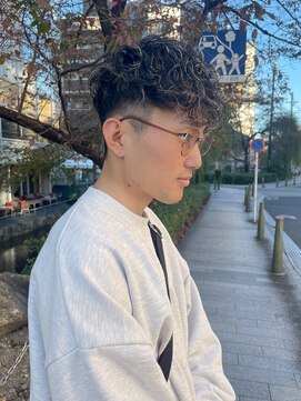 ビビディ バビディ ブー 河原町三条店(Bibbidi.bobbidi.boo) メンズ 外国人風ハイライトパーマ スペインカール