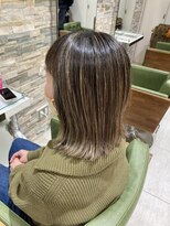 コム(com by neolive)&nbsp;ブリーチハイライト