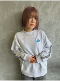 ピンクベージュ