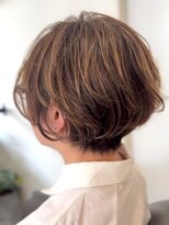 イヨーク 地蔵通り店(IYOHK)&nbsp;首元すっきり、大人のショート