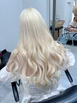 リゼル ユア 渋谷(RISEL YUA) シールエクステを使ったブロンドロングヘア