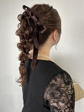 エトランジェ(Etrange) 編みおろしポニー