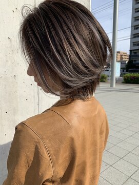 アヂト(adito) バレイヤージュカラー