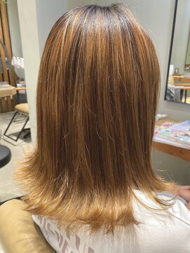 アヴァカブヘアライフ(avacab HAIR LIFE) 髪質改善トリートメント/外ハネミディ