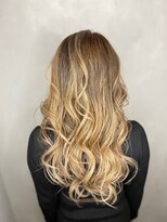 ラトリエ ブロカント 立川北口店(L'atelier BROCANTE)&nbsp;シアーべージュ こなれヘア ケアブリーチ ゆる巻きロング