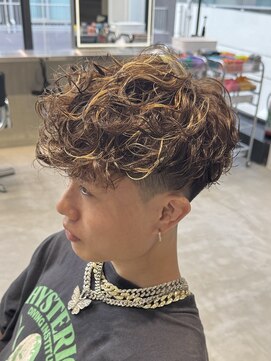 レタッチ バイ フィフス 天神大名(RETOUCH by fifth) スペインカールラルフカール波巻きスパイラルパーマメンズパーマ