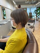 インビテーション(invitation) 白髪ぼかしショートスタイル