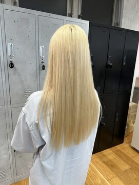 トクテ 高円寺(tokute) ロングヘアのブロンド【高円寺】