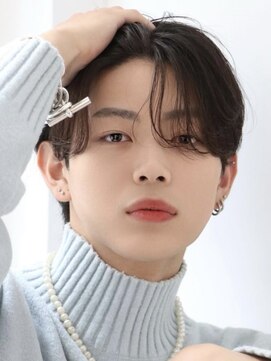 ページ(page,) 韓国ヘアカルマパーマコンマバングセンターパート黒髪ウルフ