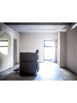 個室だから言いにくい悩みも気軽に相談◎経験豊富なスタイリストがあなたに寄り添い、お悩みを改善します♪