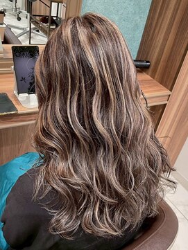 エジョン 八幡山店(Aejon) 大人レイヤーカット白髪ぼかし脱白髪染め40代50代60代