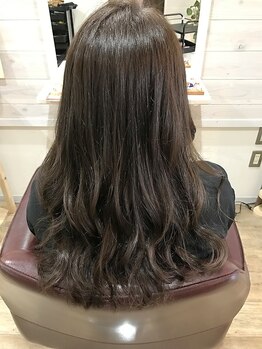 ヘアサロン ベル(hair salon BeL)の写真/【THROWカラー使用】日本人特有の髪色の赤みを排除しクリアな発色が実現♪旬なヘアカラーも綺麗に染まる！