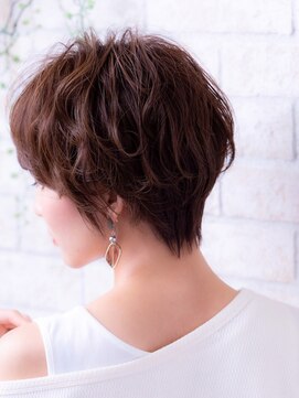 エルデ ナインズ ヘアー スタンド 川口店(elde 9's HAIR STAND) イメチェンフォギーベージュ耳かけ毛先パーマ厚めバング