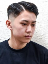 メリケンバーバーショップ コウベ(MERICAN BARBERSHOP KOBE)&nbsp;スーツ短髪ツーブロック束感モテる黒髪シークレットパーマ流し