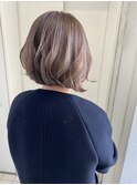 ミルクティーベージュカラー×ふんわり前下がりボブ♪