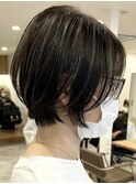 くびれショートボブ×ハイライト