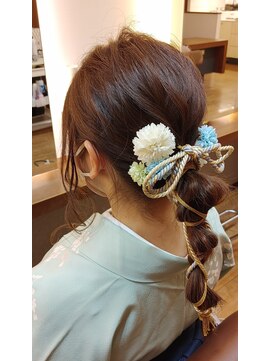 ヘアメイク クラール(Hair Make Klar) 成人式 紐を使ったアレンジ