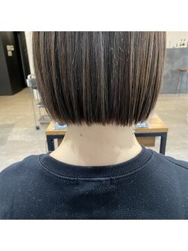 アールヘアー(ar hair) 【村松一輝】パッっと切りっぱなしボブ