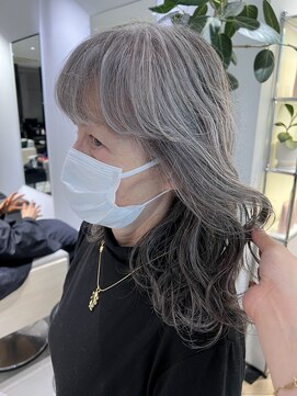 ステア ケース(stair case) 自然に白髪をぼかしたいけどカラーってどうお願いしたらいいの?