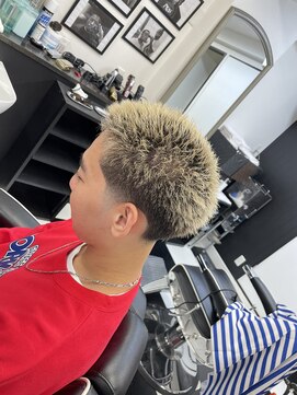 ザ フェイダーズ(The Faderz) 束感ツーブロックテーパーフェードハイトーンスパイキーショート