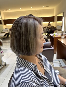 コムズアイ(COM'S/i) ショートボブミニボブタッセルボブ白髪ぼかしハイライトベージュ