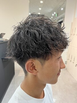 シャイン 大宮(SHINE) メンズカット/パーマ/ヘッドスパ/ブリーチ/眉毛/韓国/大宮/Men's