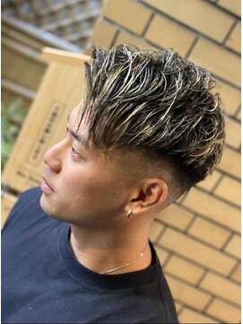 アントレース 池袋店(UNTRACE) 前下がりアップバングフェード