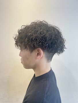 イーチ ディー ヘアーアンドトータルビューティー(each dee hair&total beauty) 波巻きパーマスタイル