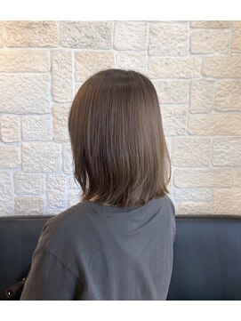 ヴァン カウンシル 川口店(VAN COUNCIL) くすみベージュ×外ハネヘア【東川口 艶カラー】