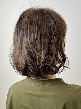 キラリ(Kirari) 毛先大きめカールボブ