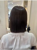 【切りっぱなしストレートボブ】