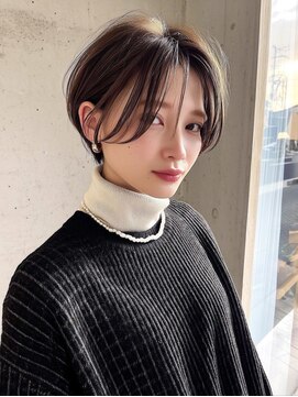 ミー 岡崎(mii) 抜け感ショートボブ