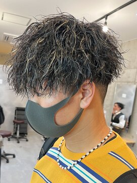 エルマーク 梅田(L-MARK) メッシュハイライトスパイラルパーマツイストパーマツーブロック