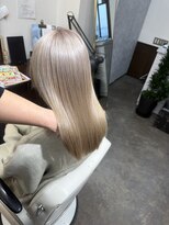ムーブ(Moob)&nbsp;艶感抜群ハイトーンホワイトシルバーカラー【別府】