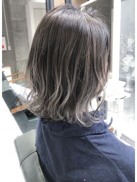 デイズ(days) 透明感グレージュ×切りっぱなし外ハネボブ