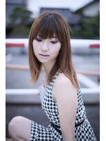 オーバーキャプテンネイキッド(OVER CAPTAIN NAKED)&nbsp;間引きのカットが成せる動くセミディ×人気のナチュグラカラー