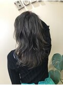 ハイライトたっぷりヘアー