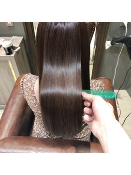 ロアナ 六本木(LOANA ROPPONGI) LOANAトリートメントで周りと差をつけるさら髪へ
