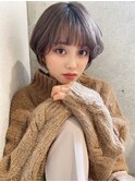 大人可愛いグレージュマッシュショート