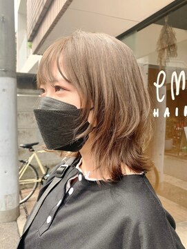 エム(EM) ダブルカラーミルクティーベージュカラーケアブリーチハイトーン