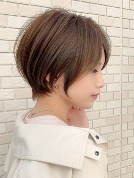 ロンド クラン 岡崎(Lond Clan) 可愛くなりすぎない、シアーベージュなショートヘア
